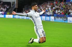نجا فريق ريال مدريد من الخسارة أمام فالنسيا في الدوري الاسباني ، بعد أن سجل له لاعبه المميز هذا الموسم ماركو أسينسيو هدفين. Ø£Ø¬Ù…Ù„ 10 Ø£Ù‡Ø¯Ø§Ù Ù„Ù„Ù…ÙˆÙ‡Ø¨Ø© Ø§Ù„ØµØ§Ø¹Ø¯Ø© Ù…Ø§Ø±ÙƒÙˆ Ø£Ø³ÙŠÙ†Ø³ÙŠÙˆ ÙÙŠØ¯ÙŠÙˆ
