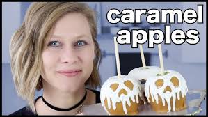 How To Make Easy Halloween Candy Apples // Lindsay Ann Bakes