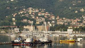 Porto turistico marina 0.6 km. La Spezia Zweitgrosste Hafenstadt An Liguriens Kuste