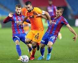 Galatasaray ile sözleşmesi sona eren arda turan ve tatilini türkiye'de sürdüren edin dzeko marmaris'te buluştu. Arda Turan Ardaturan Twitter