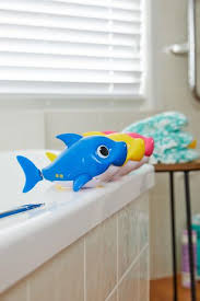 Pink fong baby shark yellow water activated sing & swim bath toy zuru. Robo Alive Junior Baby Shark Battery Powered Sing And Swim Bath Toy Walmart Canada