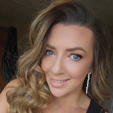 We're looking for bar staff, to work alongside us in our lovely family run  pub. Must be over the age of 18, experience preferred but not essential.  Wetley Rocks area. Either comment