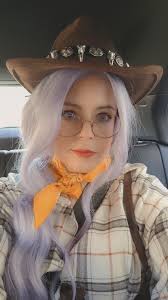 Now that the Daggerheart live show dropped, I wanted to share the  decoration inspiration I got from the set. My brother got us tickets for  Christmas. It was as amazing as I