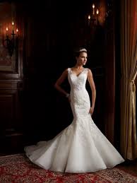 But tutera told me he thinks wearing white is a great way of making sure you enjoy every last drop of bridal bliss on your big day: 20 Schone Brautkleider Von Der David Tutera Kollektion