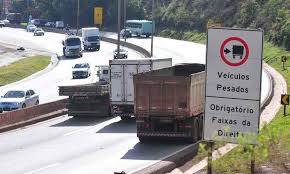 Greve de caminhoneiros em portugal faz população procurar combustível na espanha. Sindicatos De Caminhoneiros Negam Que Vao Parar Nesta Segunda Feira
