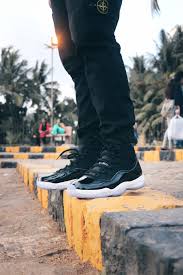 The space jam 11 returns in 2016 for the 20th anniversary in collaboration with warner brothers. Streetwear Fit Patta Stone Island Jordan 11 Space Jam Off White And Quick Brown Fox Bowties And Bones