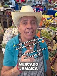 ✨ ¿Ya probaste los raspados más virales de internet? 😍🍧 En el Mercado de  Jamaica está Doña Mago, la señora del sombrero, con su carrito azul 💙. Sus  raspados son una joya: fruta 100% natural, más de 20 ...