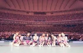 Dipenuhi Fans Ini 10 Grup Idol Kpop Yang Sukses Konser Di Tokyo Dome Konser Tokyo Dome Idol