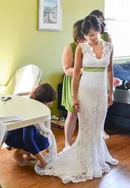 Die besten pinnwände von brigitte ebenezer. Hochzeitskleid Hakeln Diese Braut Macht Es Vor Hochzeitskleid Hakeln Diy Hochzeitskleid Hochzeitskleid Nahen