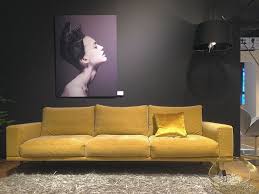 Gelb Gold Atmosphare Carlton Sofa Von Boconcept In Berlin Schlossstrasse Boconcept Berlin Carltonsofa Gelbe Couch Sofa Gelb Sofas Wohnzimmer