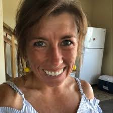 Amber Truax's Instagram, Twitter & Facebook