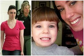 In questo giorno del 2008, Caylee Anthony, di 2 anni, è scomparsa. Cinque  mesi dopo, i suoi resti sono stati trovati in un bosco vicino alla sua  casa. Sua madre, Casey, è