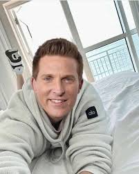 Help! Can any of you guys tell me a way to watch GG for free?? My Netflix  shut off halfway through my rewatch 🥺