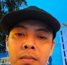 Đừng thấy 1 ai đó bên ngoài vui vẻ, nói cười rồi nghĩ rằng trong lòng họ  cũng vui thiệt nên ta hem quan tâm, chia sẽ với họ. Đừng mới tiếp