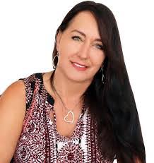 Lisa Garman's Instagram, Twitter & Facebook