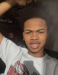 I'm actually enby af, but i thought you boys would enjoy anyway x (quarantine is lonely and i want validation). Live As If You Were To Die Tomorrow Read It Won T Regret Pictu Fanfiction Fanfiction Amreading Dark Skin Boys Cute Black Boys Cute Lightskinned Boys