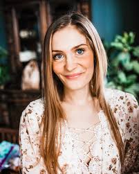 Happy Happy Happiest of birthdays to my sweet little sissy. From "Miss  Priss" to "Rhinostrilous", or the corniest "A Man... Duh!" when we were  little you wore so many hats. Sometimes you