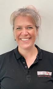 Hannah Schreiber's Instagram, Twitter & Facebook