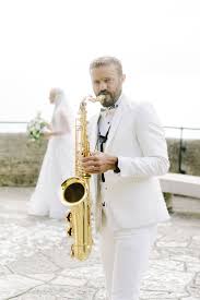 Le mariage à l'église est le moment où les époux s'engagent devant dieu dans la religion catholique. 30 Musiques Pour Votre Ceremonie De Mariage La Meilleure Playlist