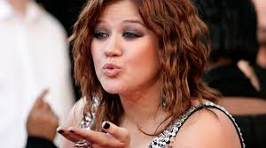 Kelly Clarkson Loses Some Fans With Ron Paul Endorsement, But May Have  Gained Even More