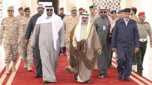 قدمت وزارة الدفاع الروسية المساعدة للجمعية الجغرافية الروسية في نقل دب أبيض مريض من جمهورية ياقوتيا الروسية إلى العاصمة موسكو للعلاج. ÙˆØ²ÙŠØ± Ø§Ù„Ø¯ÙØ§Ø¹ Ø§Ù„ÙƒÙˆÙŠØªÙŠ ÙŠØªÙÙ‚Ø¯ Ù‚ÙˆØ§Øª Ø¨Ù„Ø§Ø¯Ù‡ Ø§Ù„Ù…Ø´Ø§Ø±ÙƒØ© ÙÙŠ Ø¥Ø¹Ø§Ø¯Ø© Ø§Ù„Ø£Ù…Ù„ Ø§Ù„Ø´Ø±Ù‚ Ø§Ù„Ø£ÙˆØ³Ø·