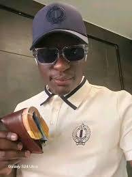 Do I need to book for Sunday lunch?