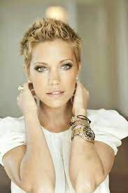 Although it doesn't suit a few professional environments in the edgy pixie, the hair is cut short at the back and the length of the hair increases towards the front. Pin By Polly On Capelli Super Short Hair Edgy Haircuts Celebrity Short Hair