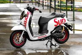 Honda scoopy 2010 karbu honda bekasi kota motor bekas bekasi. Honda Scoopy Dandan Simple Kaki Makin Bohay Wrapping Bikin Pangling Gridoto Com