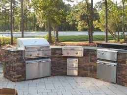 outdoor kitchen/living space materials