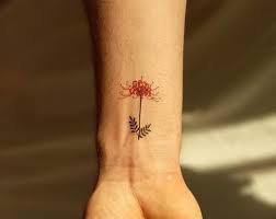 Một đoá hoa bỉ ngạn trung bình cỡ 6 hoa, mỗi hoa 6 cánh hoa + 6 nhuỵ ( còn lá thì đương nhiên không có =)) trừ khi bạn làm bỉ ngạn chỉ có lá chứ như mình đã nói ở trên thì một hoa bỉ ngạn gồm 6 nhuỵ, một đoá là 6 hoa nha ♥. Y NghÄ©a Hinh XÄƒm Hoa Bá»‰ Ngáº¡n Váº» Ä'áº¹p Cá»§a Sá»± Phan Ly Owl Ink Studio XÄƒm Hinh Nghá»‡ Thuáº­t