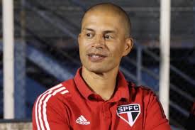 Técnico do tricolor, Alex se reencontra com o Palmeiras onde é ídolo