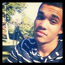 Malik Hodge (@MalikAndreHodge)