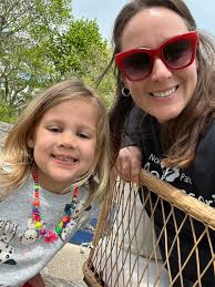 Who is good at highlighting or braiding single braids in Grand Rapids?