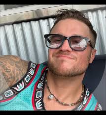 Photos by Adam Dodd (@theroadmen_laroy) · August 30, 2025