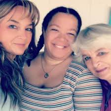 Does the Honaker family originate from England or Switzerland?