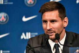 L'argentin lionel messi ému aux larmes lors de sa conférence de presse d'adieu au fc barcelone, le 8 août 2021. S6tru0rqdglrqm