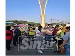 Check spelling or type a new query. 12 000 Sertai Hari Tanpa Kereta Terakhir 2018