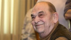 Este artículo utiliza el orden de nombres. 85 Eves Bodrogi Gyula Deszkavizio