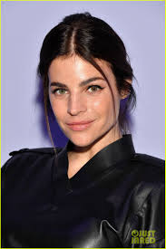 Julianne Moore, Rosie Huntington-Whiteley, & Elizabeth Banks Step Out for  Tom Ford Fashion Show: Photo 4030311