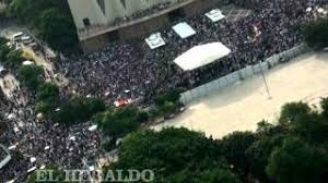 He was born in lorain, oh on october 13, 1926 to his loving parents, jesse and carmen (nee: Colombian Salsa Legend Joe Arroyo Put To Rest In Barranquilla