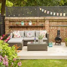 Use every inch of outdoor space to its full potential with clever seating ideas. Garden Seating Ideas For Your Outdoor Living Room