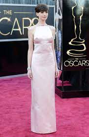 Oscars 2013: Anne Hathaway's nipples trend on Twitter - UPI.com