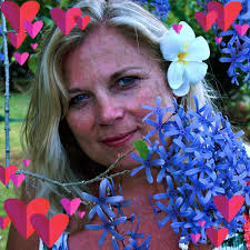 Just found this nest in our yard and not sure what kind of bird it could  be?