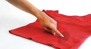 Changez le papier dès qu'il deviendra gras et ceci jusqu'à disparition de la tache d'huile. Voici Une Parfaite Astuce Pour Enlever Les Taches D Huile Sur Vos Vetements Afrikmag