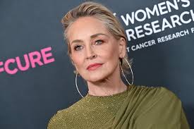 Sharon Stone revela que produtor a pressionou a fazer sexo com ator para  'salvar' filme