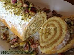 La particolarità di questo dolce è la gustosa farcitura a base di crema al pistacchio di bronte: Ricetta Rotolo Con Crema Al Pistacchio Bimby Kikakitchen