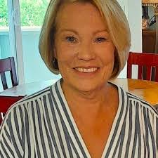 Karen Rabe's Instagram, Twitter & Facebook