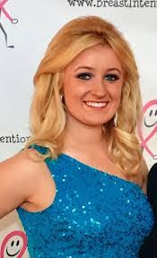 Carol Rech's Instagram, Twitter & Facebook