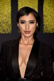 She is 32 years old and is a capricorn. Andy Allo Photostream Mixed Race Celebrities Beautiful Actresses Pitch Perfect 3