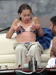 Her father was a theatre sound engineer and her mother is a emilia clarke rose to fame as daenerys in game of thrones, but she still had to compete for roles on her way to stardom. Emilia Clarke Wearing Bikini On Vacation In Italy 19 Gotceleb